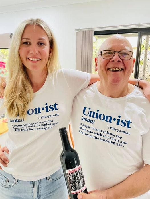 Arch and Kelly in t-shirtswith unionist emblazoned